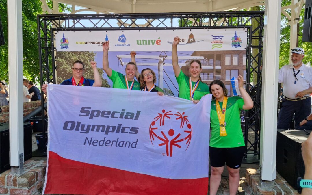 Zwemmen door historische grachten bij de Univé Damster City Swim 2025
